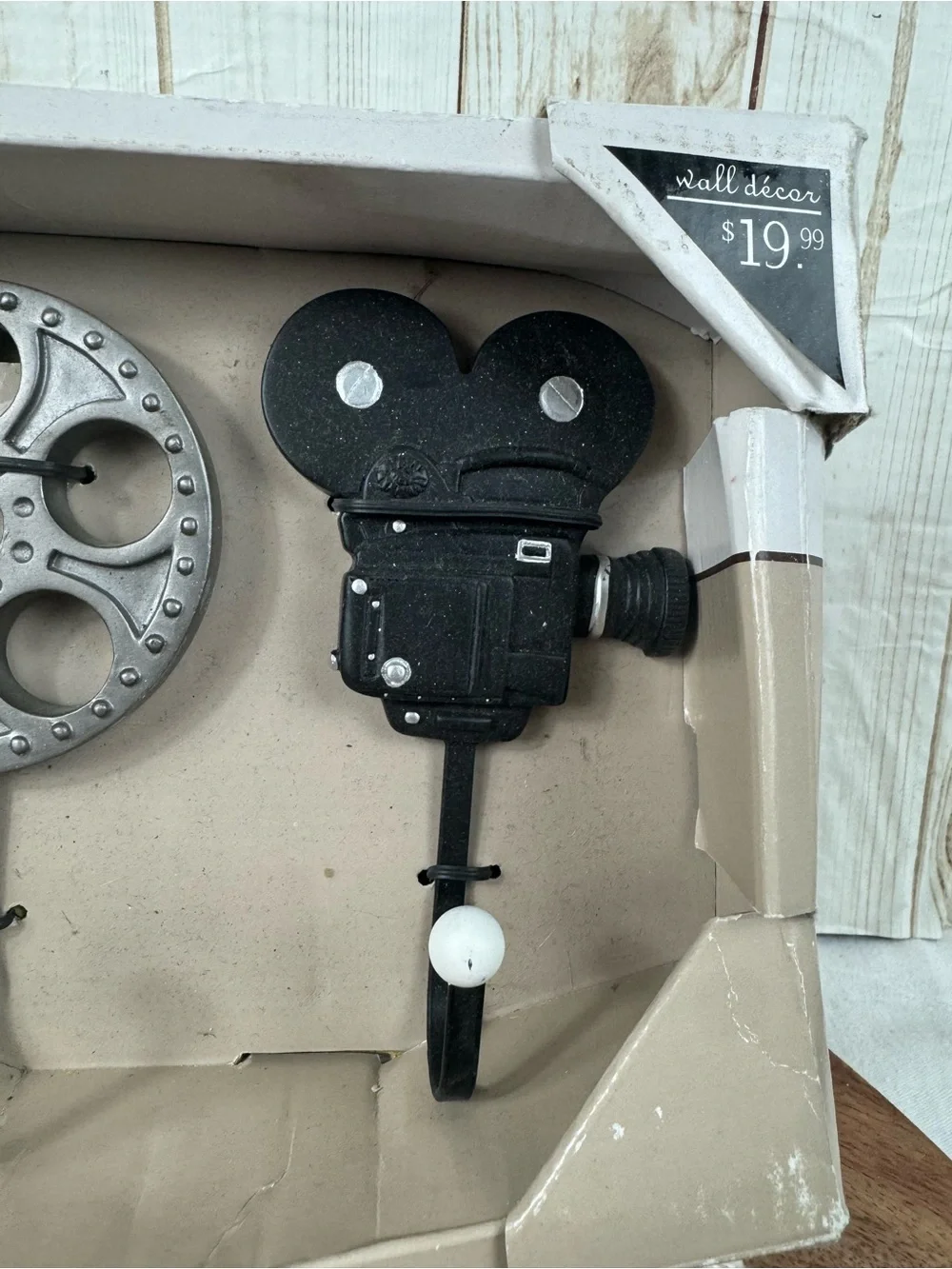 Film-Themed Wall Hooks Set in Black & Silver - Decorative Cinema Hooks